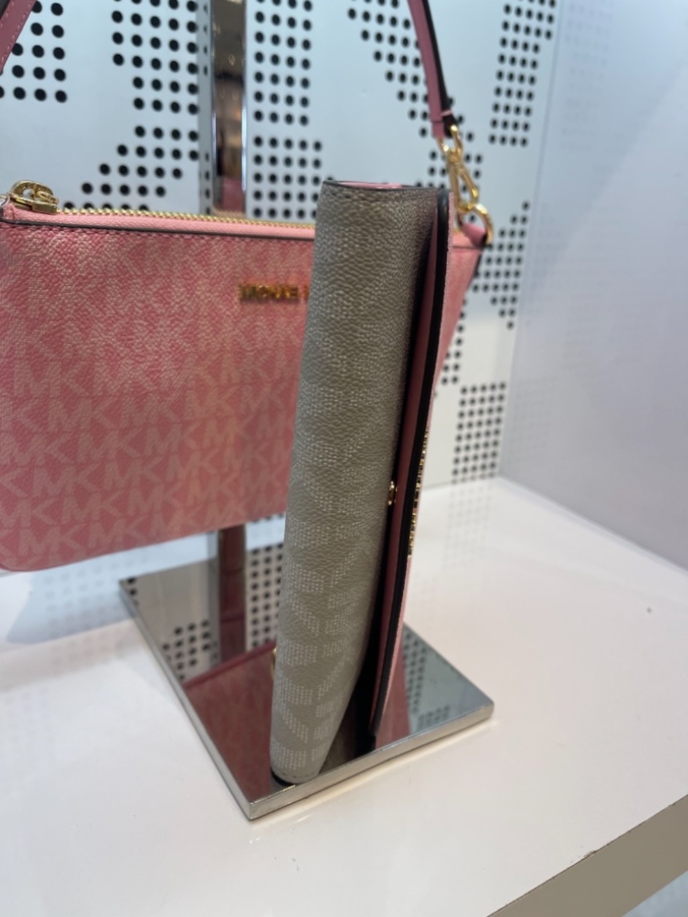 MICHAEL KORS Jet Set Large Signature Logo Tri-Fold Wallet Trifold Carnation Mul - Picture 11 of 16